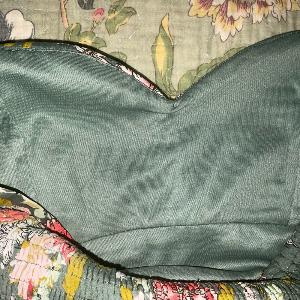 B.O.G EUC Floral Ruffled Sweetheart Crop Top in Olive Green - Picture 5 of 9